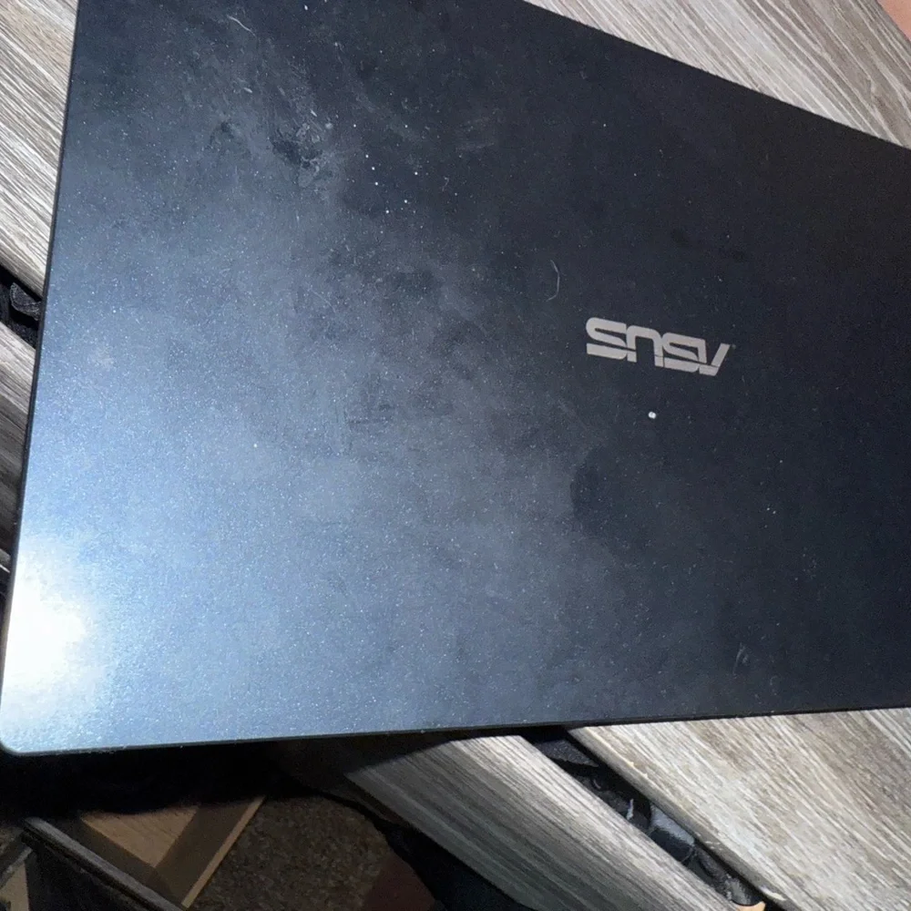ASUS Laptop with Black Keyboard